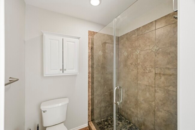 Building Photo - 16250 Indian Mill Dr