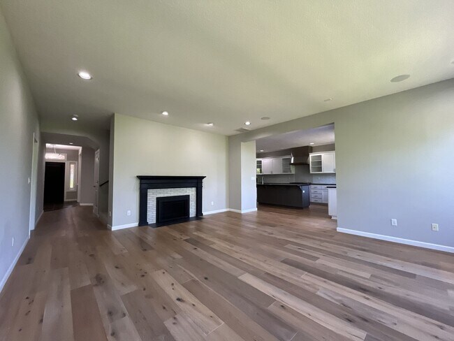 Building Photo - Beautifully Updated 3-Bedroom Bethany Home with Chef's Kitchen, Huge Bonus Room and Private Backyard