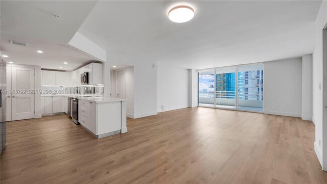 Building Photo - 555 NE 34th St