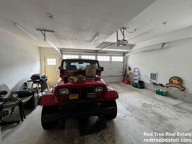 Building Photo - 122 Tremont St