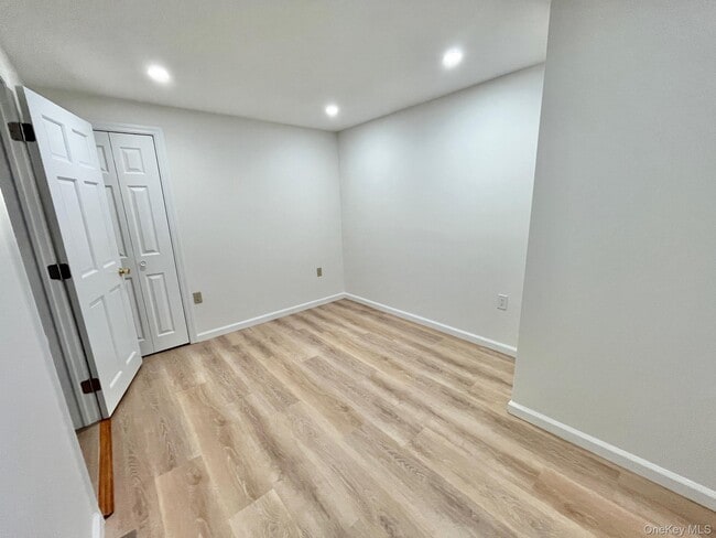 Building Photo - 103 Bennett Ave