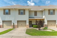 Building Photo - 406 Arbor Lake Dr
