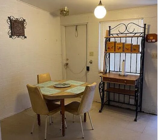 Building Photo - A charming house w/ 2 beds and 1 bath in S...