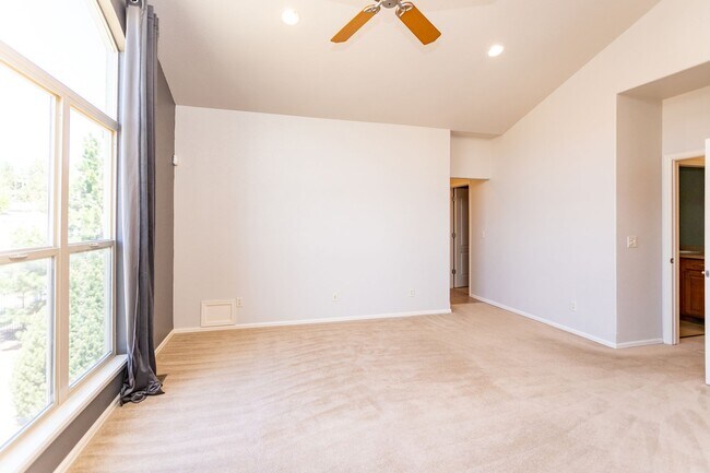 Building Photo - 8270 Regiment Ct