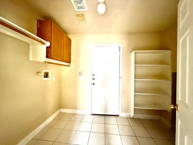 Building Photo - 9526 Vallecito Mesa