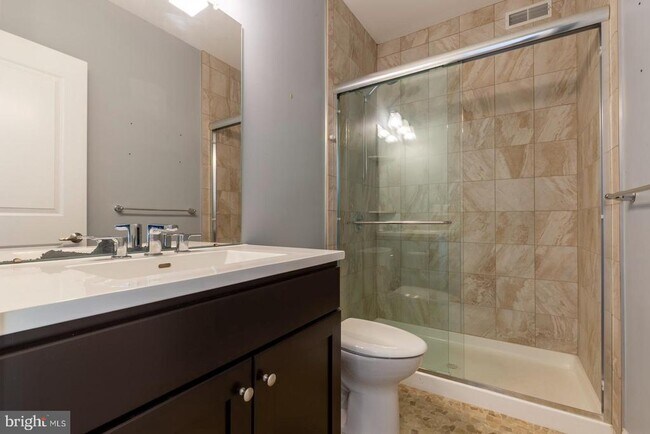 Building Photo - 153 Levering St