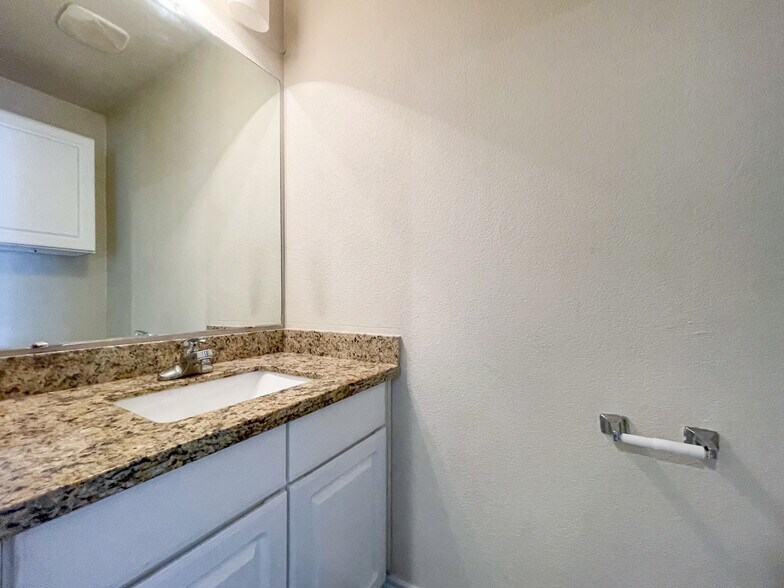 Building Photo - 309 Gurley Ln