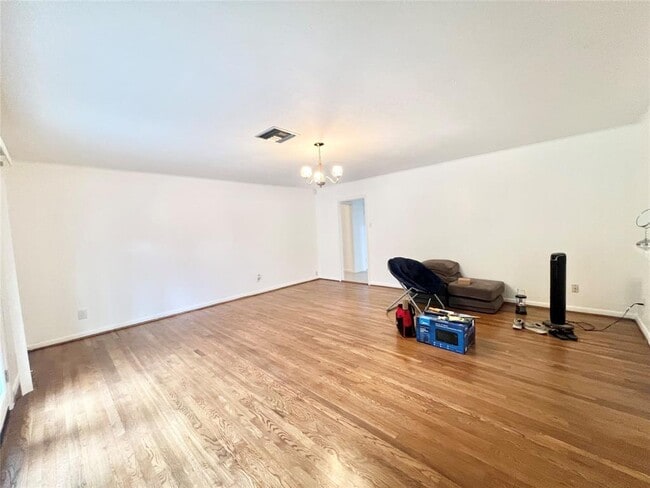 Building Photo - 5546 Beechnut St