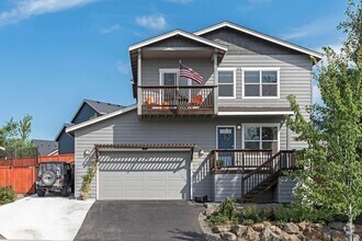 Building Photo - Beautiful home in NE Bend, conveniently lo...