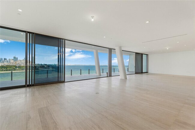 Building Photo - 5 Grove Isle Dr