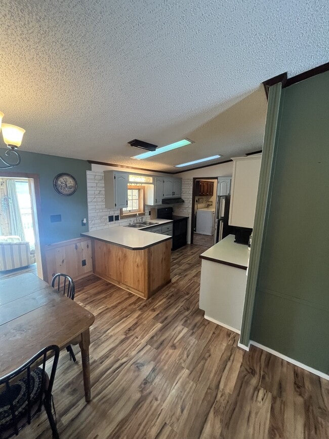 Building Photo - 12 Ray Dr