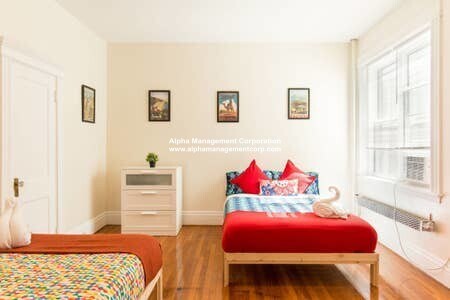 Building Photo - 22 Euston St