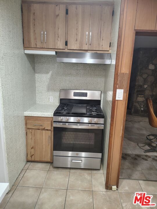 Building Photo - 5446 Angeles Vista Blvd