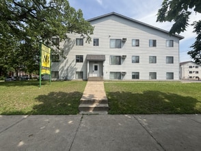 Building Photo - 575 7th St S