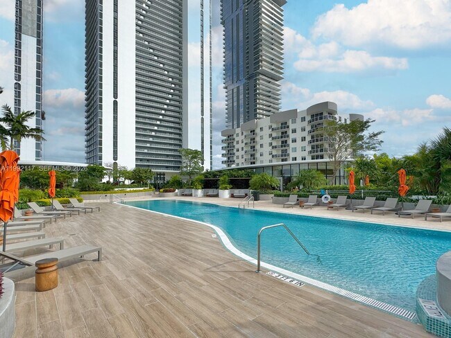 Building Photo - 711 NE 23rd Terrace