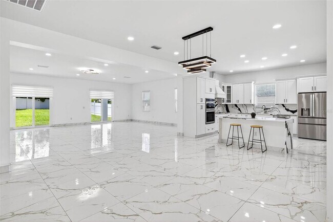 Building Photo - 216 N Glen Arven Ave