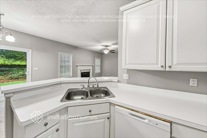 Building Photo - 8220 River Mill Ct