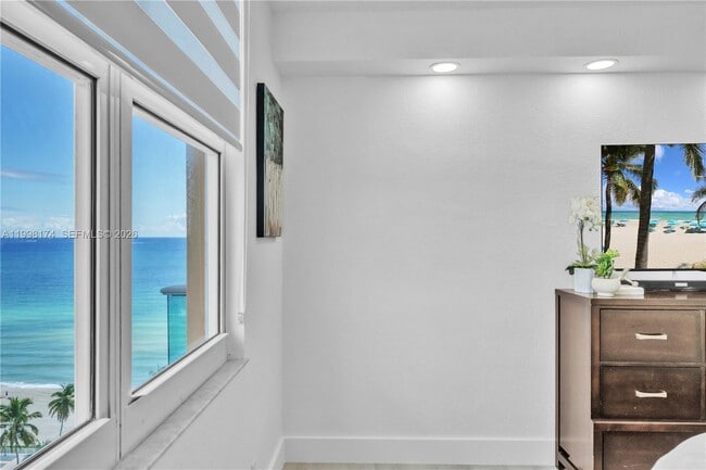 Building Photo - 2501 S Ocean Dr
