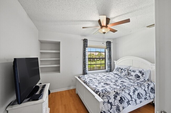 Building Photo - 5395 Firenze Dr