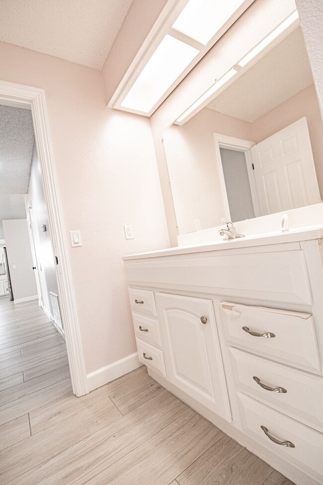 Building Photo - 8644 Frankfort St