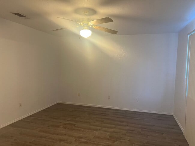 Building Photo - 2709 Haven Dr