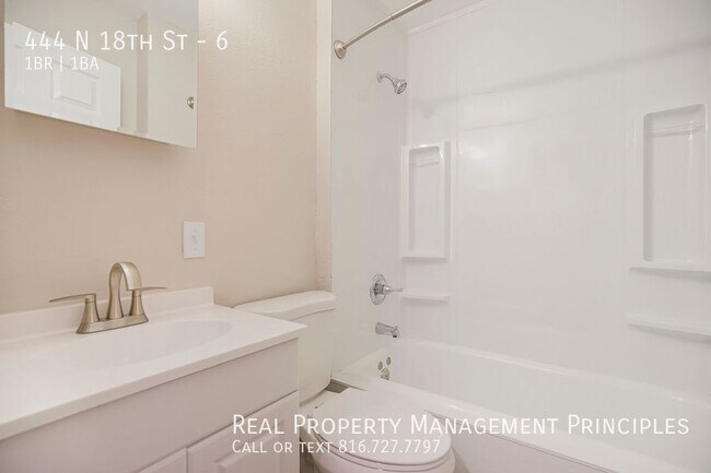 Building Photo - 444 N 18th St