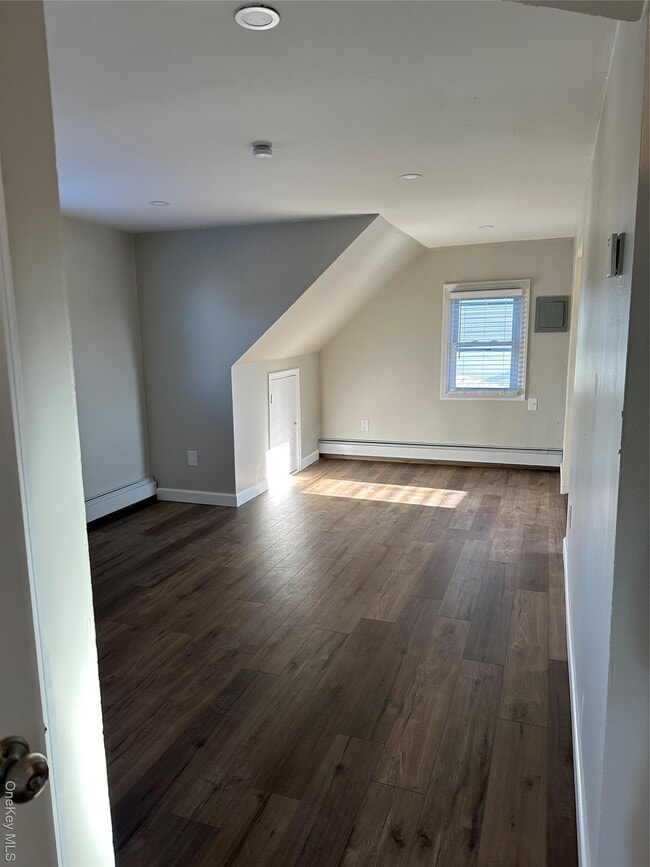 Building Photo - 753 S Walnut St