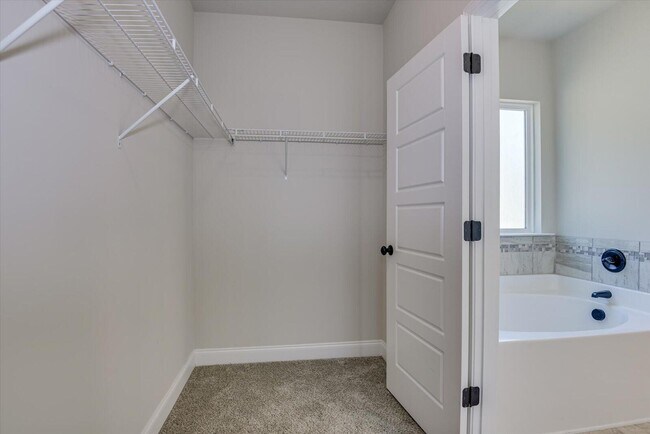 Building Photo - 1232 Gregory Landing Dr