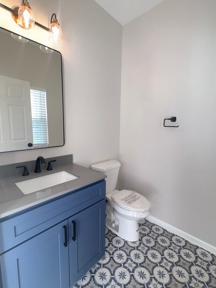 Building Photo - 7 Chapel Hill Rd