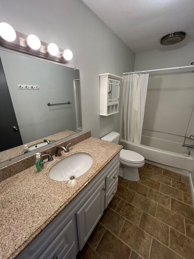Building Photo - Beautiful 3 BD, 1 BA Lititz Home!