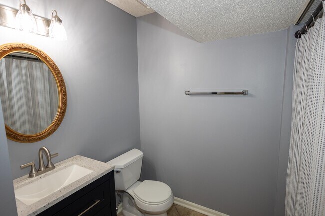 Building Photo - 1473 S Mariners Pointe