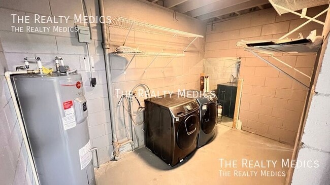 Building Photo - 6216 Lake Underhill Rd