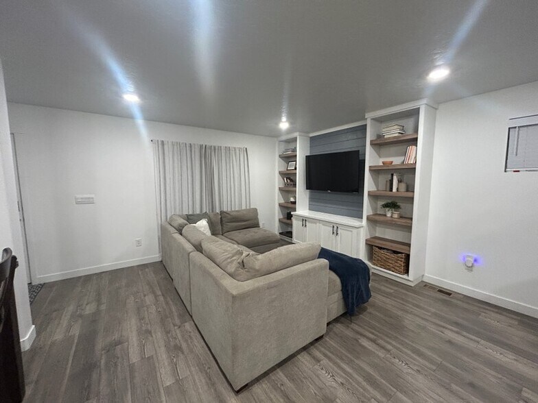 Building Photo - 3908 Orinda Dr