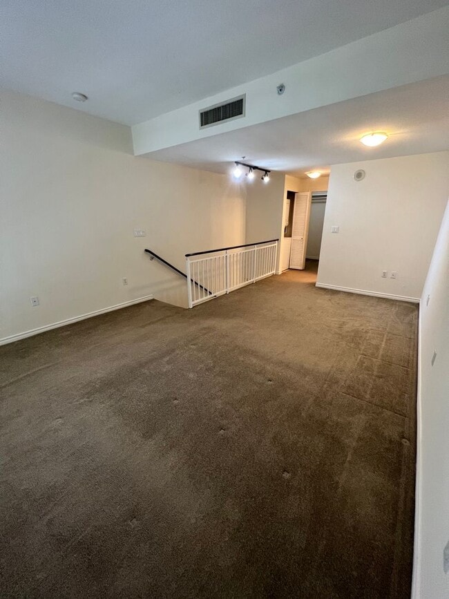 Building Photo - Little Italy 1 Bed/ 1.5 Bath, Loft at Treo!