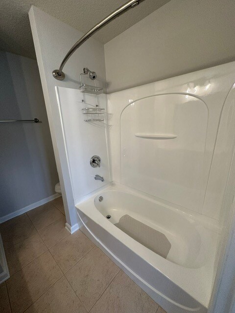 Building Photo - Stunning Townhome With Pond View In Gated Community