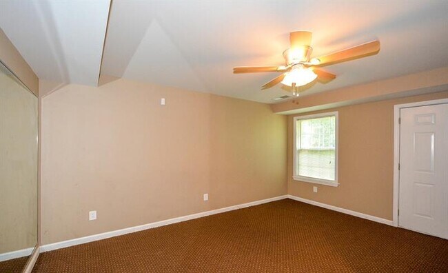 Building Photo - 4166 Round Stone Dr