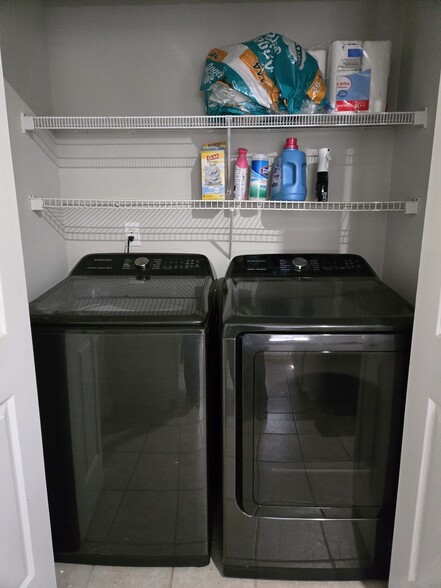 Building Photo - 12140 Old Willow Rd