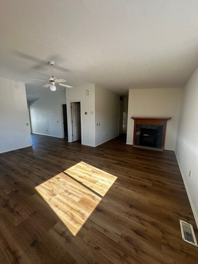 Building Photo - 43 N 25th Ave