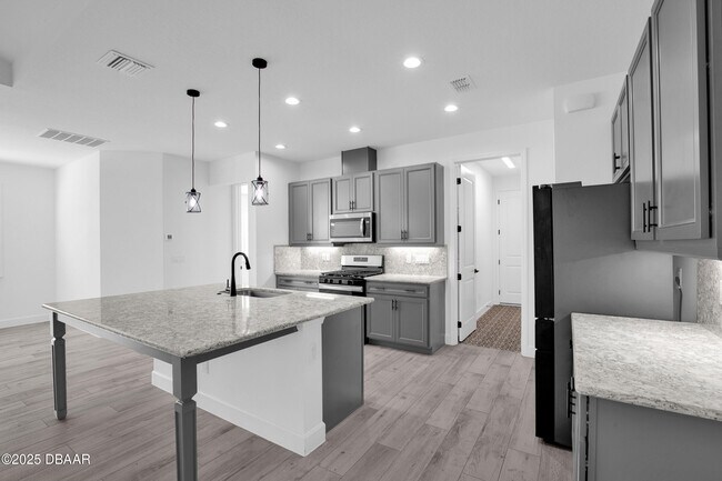 Building Photo - 207 Hang Loose Wy