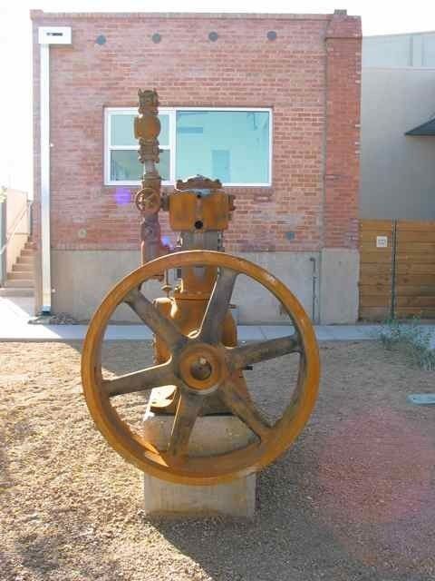 Building Photo - 1001 E 17th St