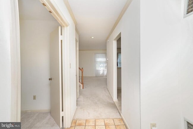 Building Photo - 224 Crescent Dr