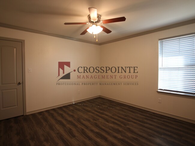 Building Photo - Beautiful 3 Bedroom 2 Bathroom Townhouse in South Tyler! 1/2 OFF FIRST FULL MONTH