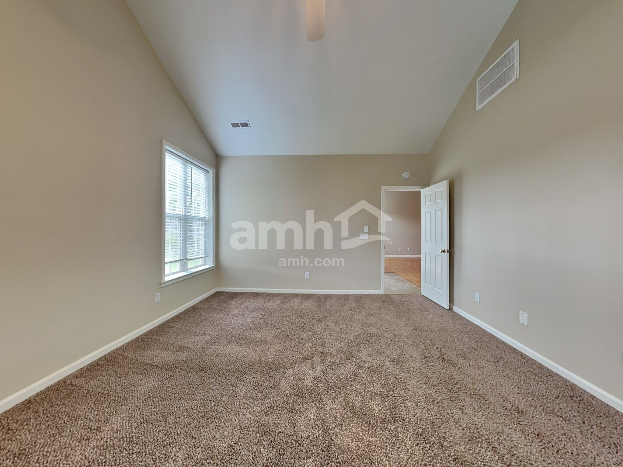 Building Photo - 331 Surrywood Dr