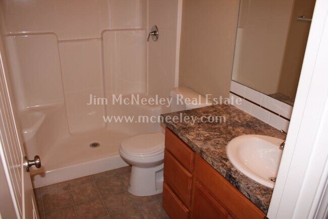 Building Photo - 3 br, 2 bath House - 2236 SE Salal Loop