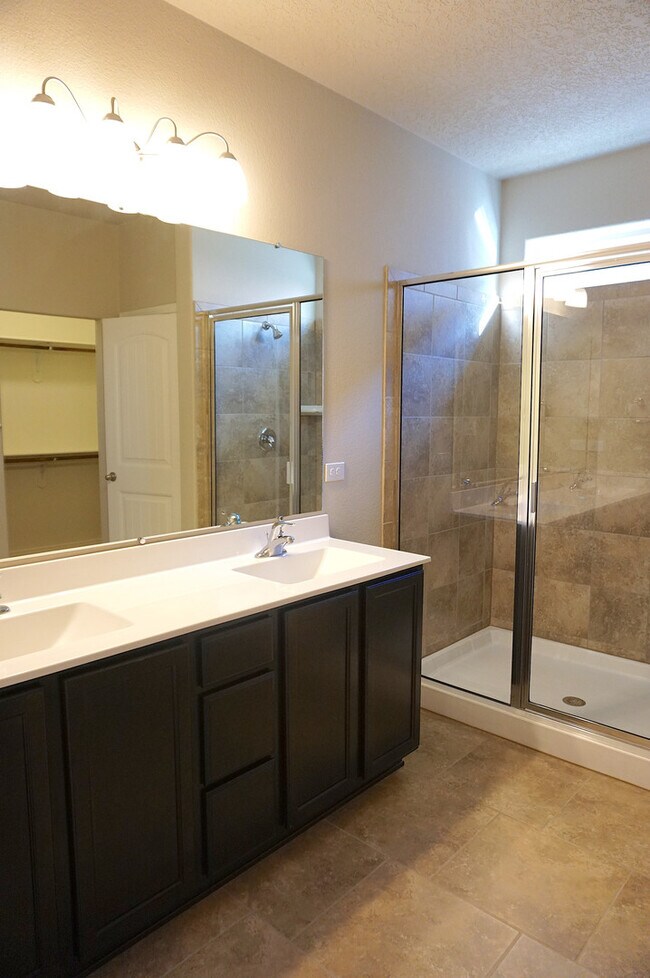 Building Photo - Wonderful 3 bedroom in Rio Rancho. Don't m...