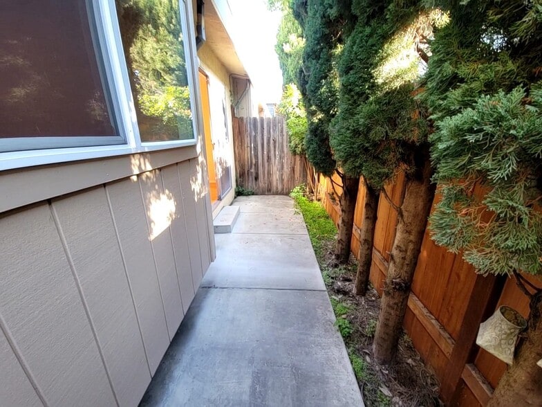 Side patio - 2227 Roosevelt Ave