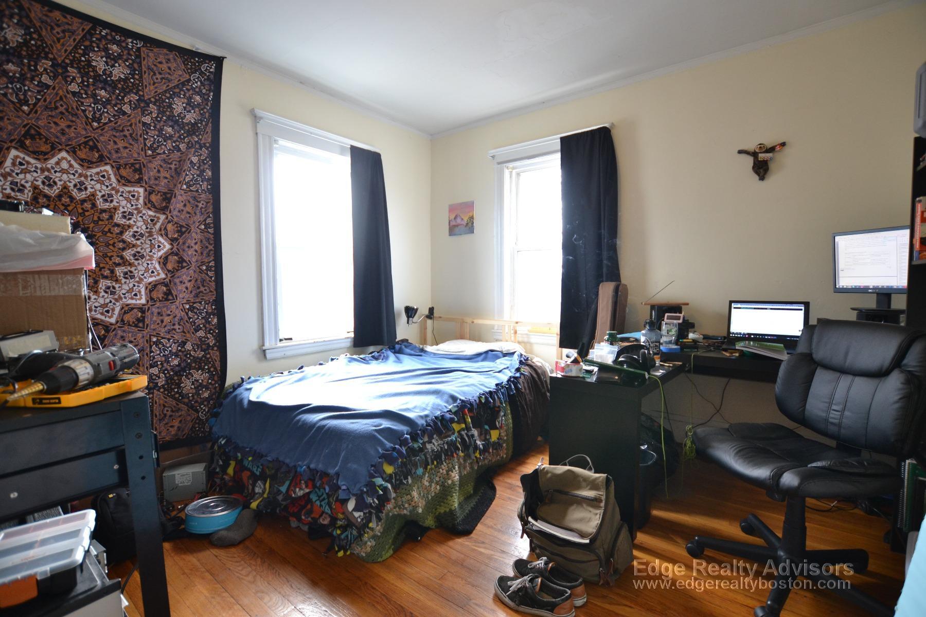 Building Photo - 20 Claymoss Rd