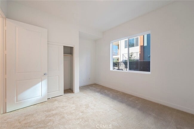 Building Photo - 121 Baluster