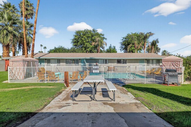 Building Photo - 44440 Acacia Dr