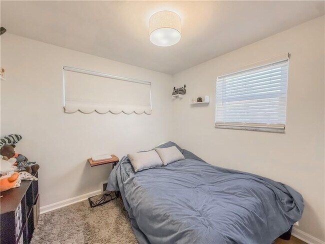 Building Photo - 92 Claireview Dr